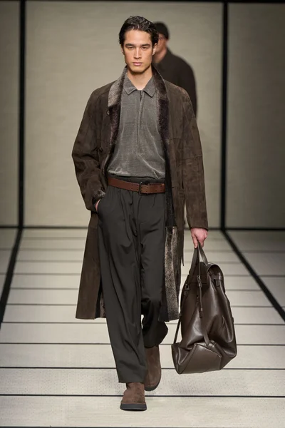 Look 99